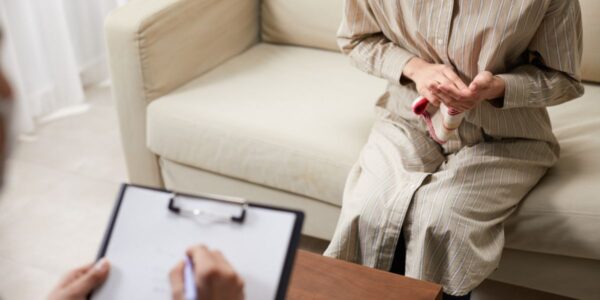 Accompagnement sécurisé pour réduire les risques liés à l’usage de psilocybine dans un cadre encadré et responsable.